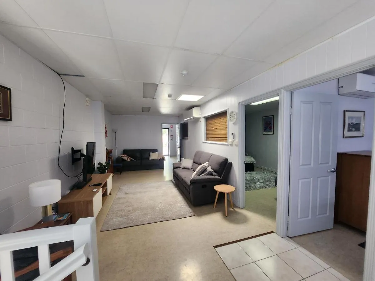 Central Comfy Holiday Unit Cooktown Apartment